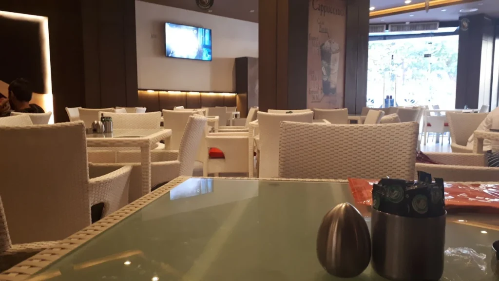كافيه كامبني أسيوط - كافيه في أسيوط على النيل